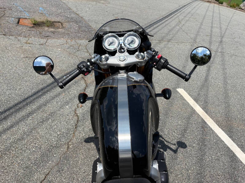 2024 Triumph Thruxton