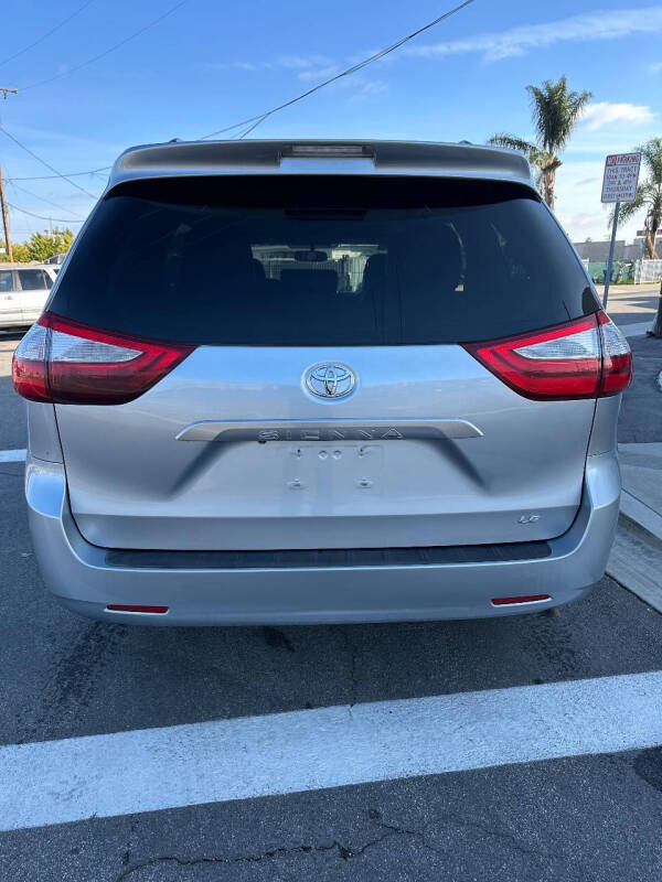 2015 Toyota Sienna LE 8-Passenger