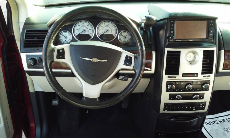 2010 Chrysler Town and Country Touring Plus