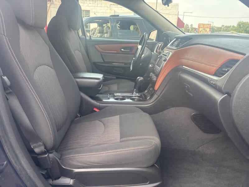 2017 Chevrolet Traverse LT