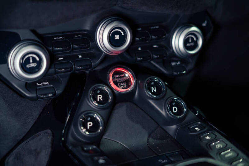 2020 Aston Martin Vantage