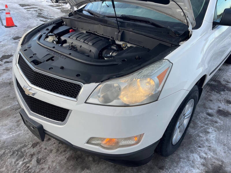 2011 Chevrolet Traverse LS
