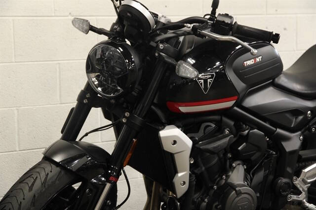 2023 Triumph TRIDENT 66