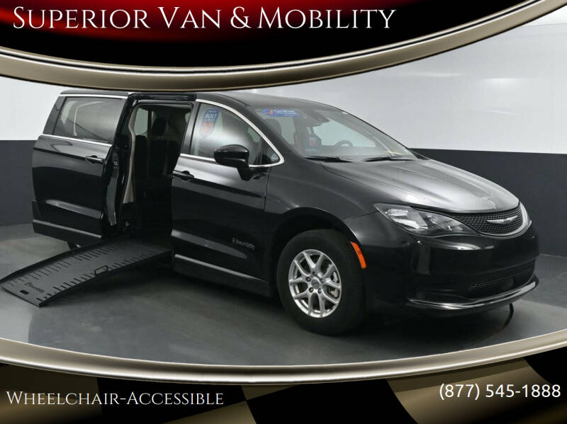 2023 Chrysler Voyager LX