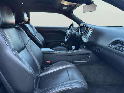 2016 Dodge Challenger SXT