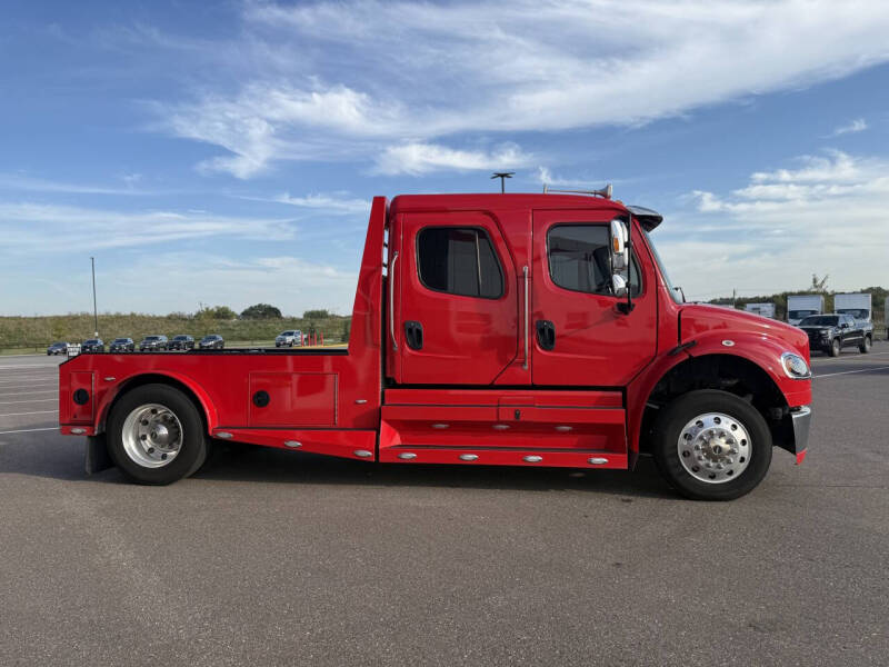 2023 Freightliner M2 106
