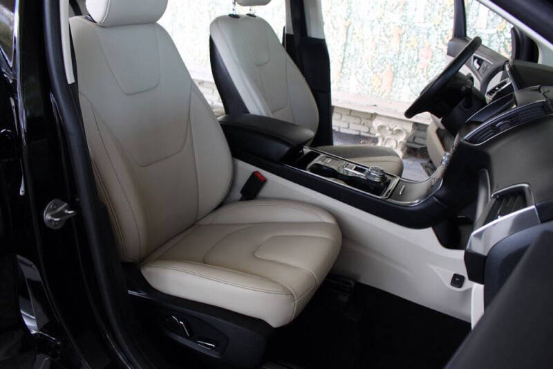 2019 Ford Edge Titanium