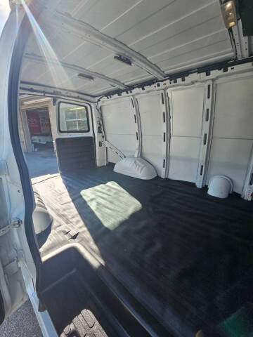 2017 Chevrolet Express 2500