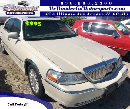 2004 Lincoln Town Car for sale at Mr Wonderful Motorsports in Aurora IL