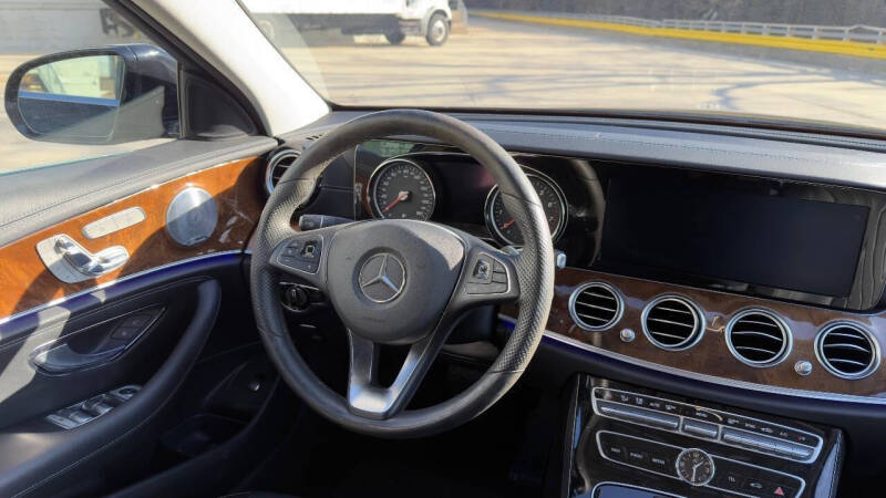2017 Mercedes-Benz E-Class E 300 4MATIC