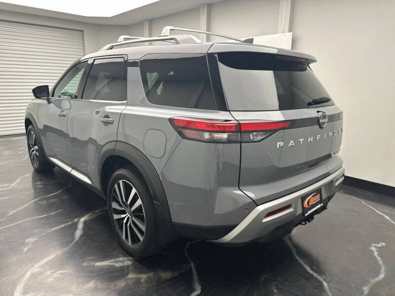 2024 Nissan Pathfinder Platinum