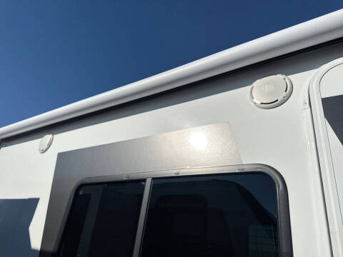 2027 Winnebago Micro Minnie