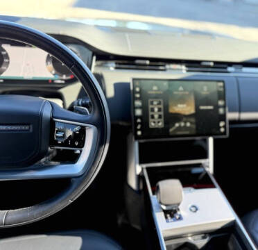 2024 Land Rover Range Rover P400 SE LWB