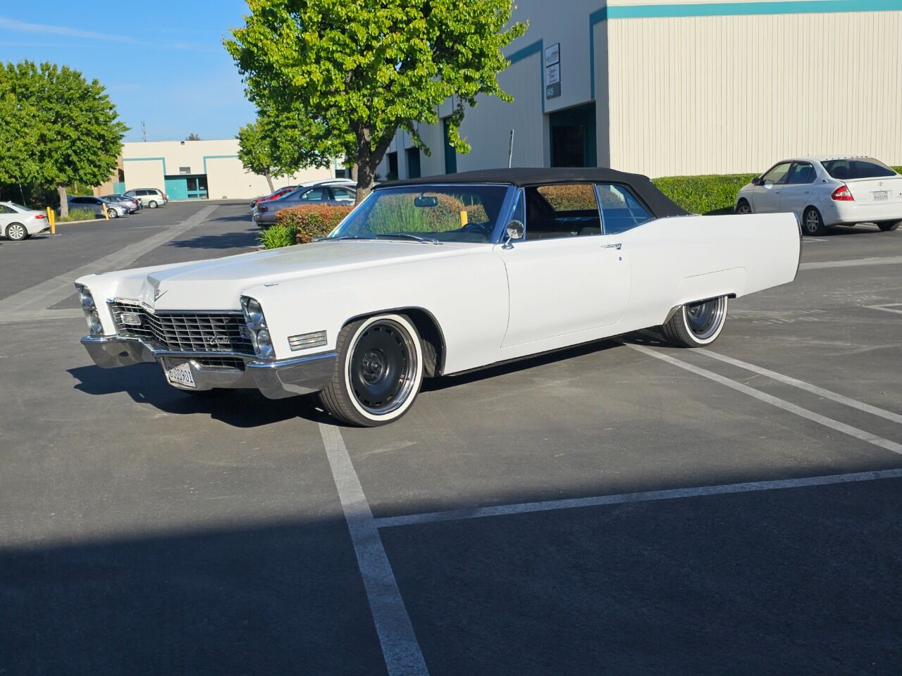 1967 Cadillac DeVille 2