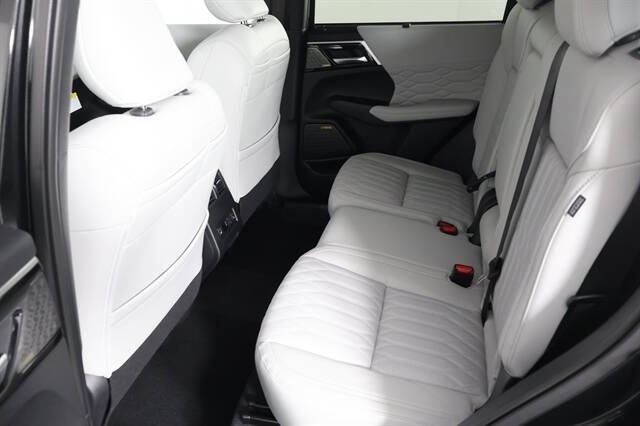 2025 Mitsubishi Outlander PHEV SEL Platinum Edition