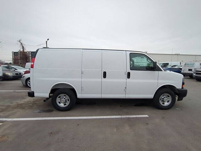 2025 Chevrolet Express 2500