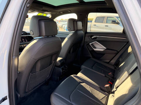 2023 Audi Q3 quattro S line Premium 45 TFSI