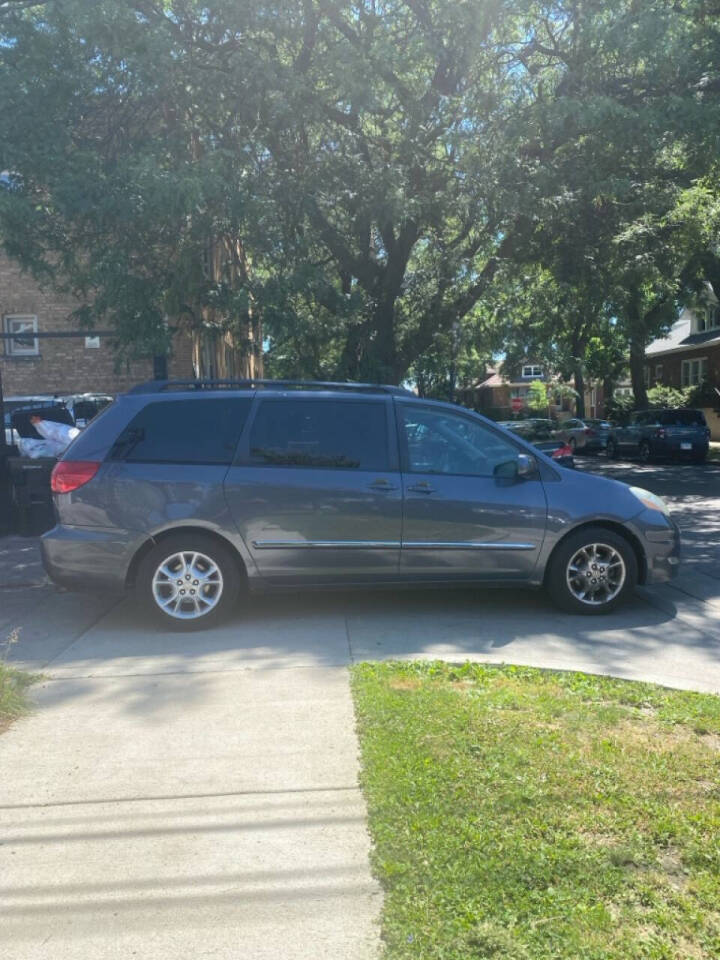 2006 Toyota Sienna for sale at Macks Motor Sales in Chicago, IL