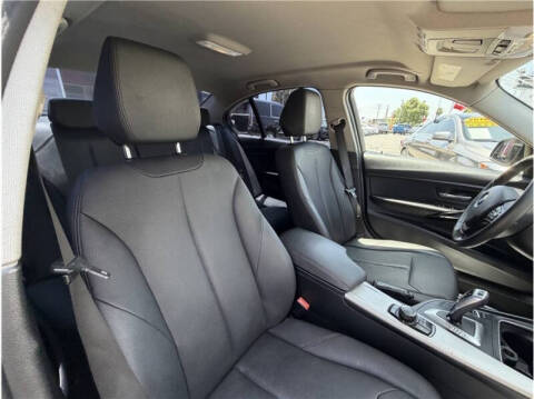 2018 BMW 3 Series 320i