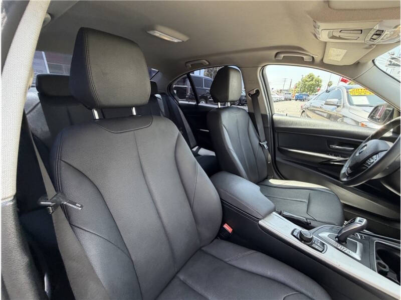 2018 BMW 3 Series 320i