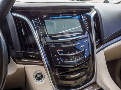 2018 Cadillac Escalade Luxury