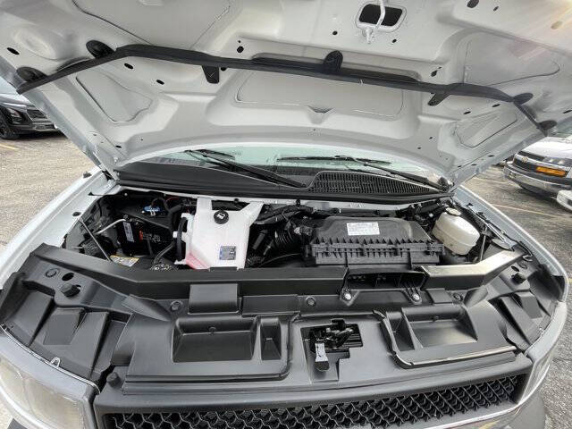 2025 Chevrolet Express 3500