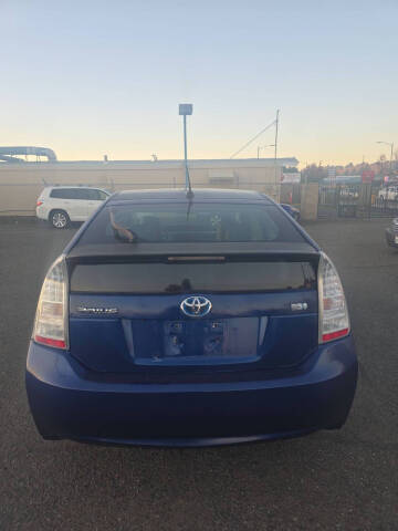 2010 Toyota Prius III