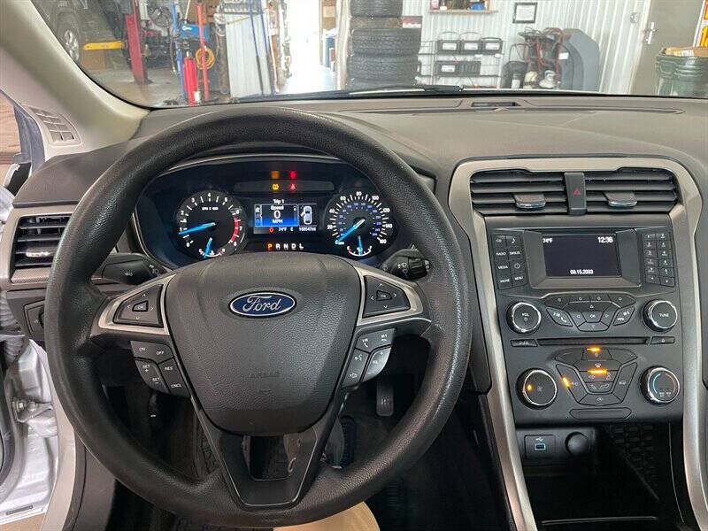 2017 Ford Fusion SE