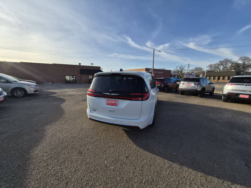 2023 Chrysler Pacifica Touring L