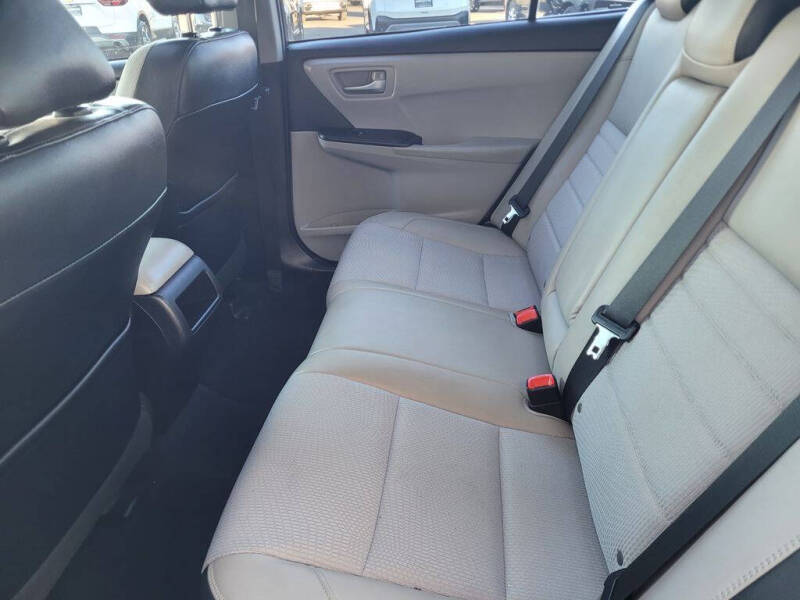 2017 Toyota Camry SE