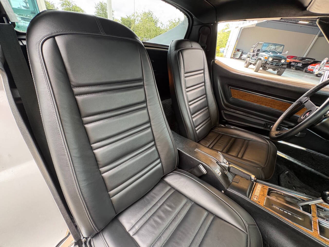 1976 Chevrolet Corvette 32