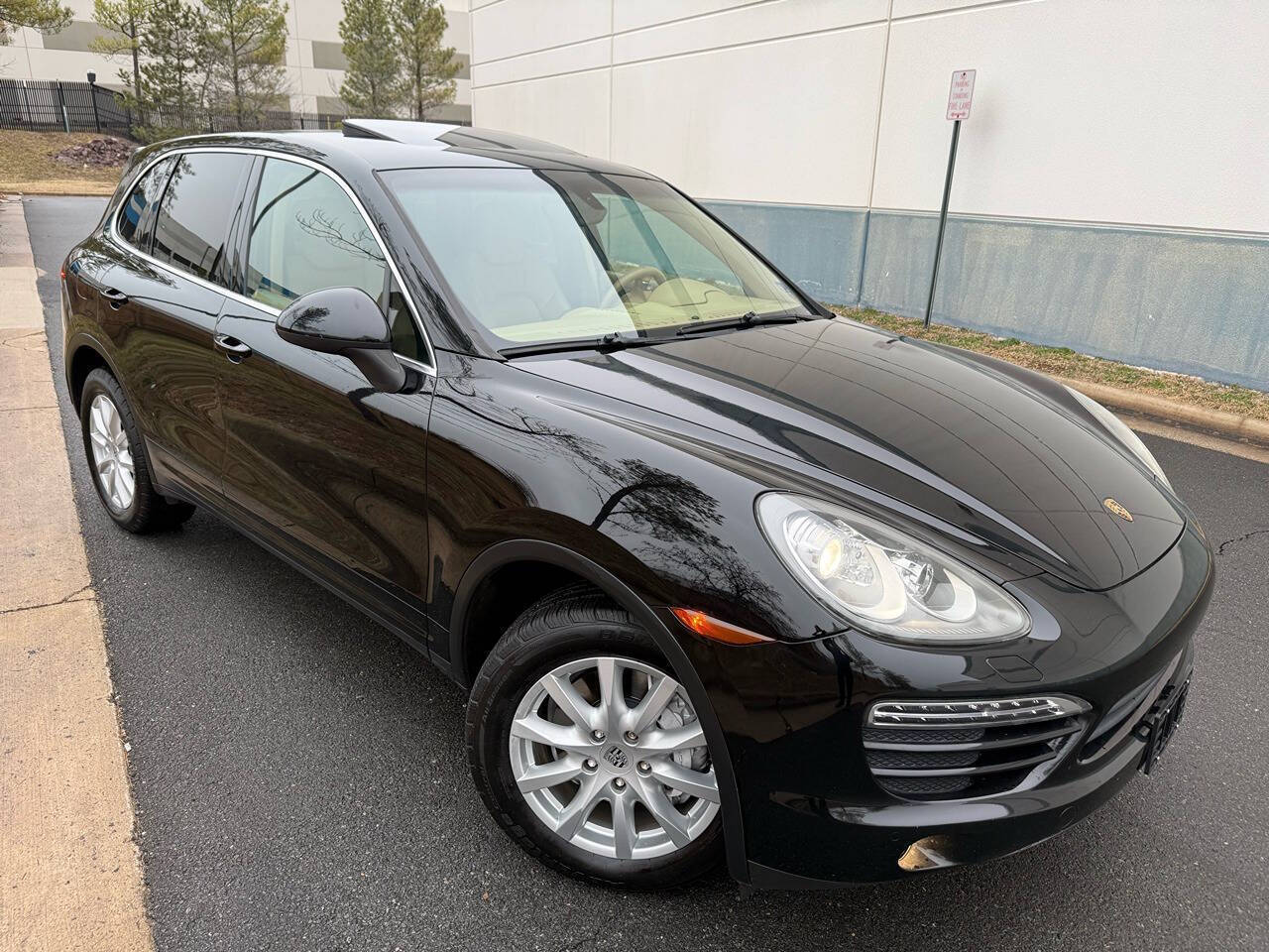 Black 2012 Porsche Cayenne Base AWD 4dr SUV 2