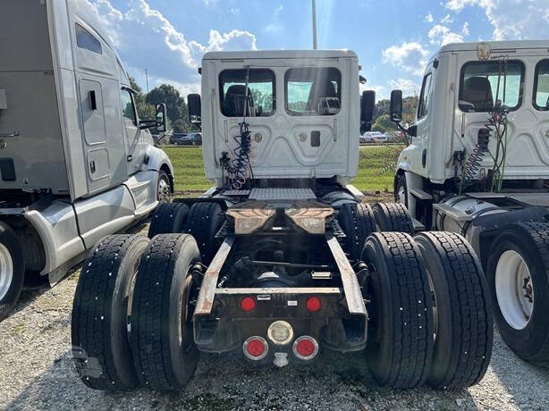 2016 Freightliner Cascadia