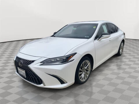 2023 Lexus ES 300h Luxury