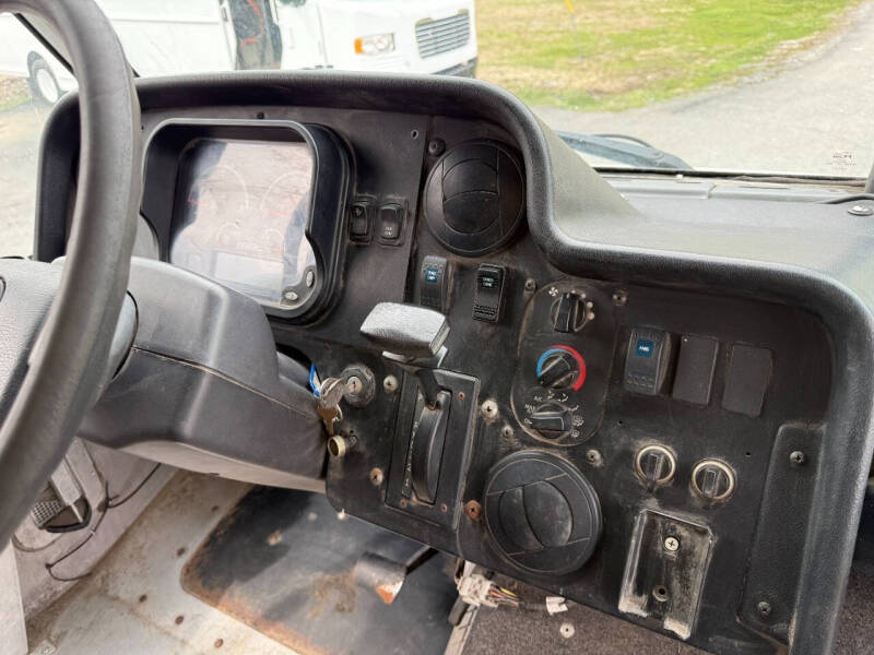 2017 Freightliner MT55 Chassis