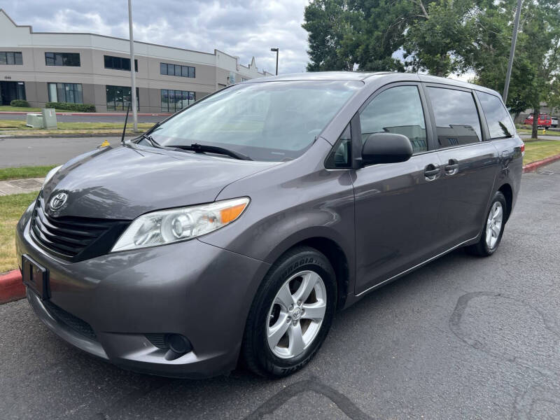 2011 Toyota Sienna Base 7-Passenger