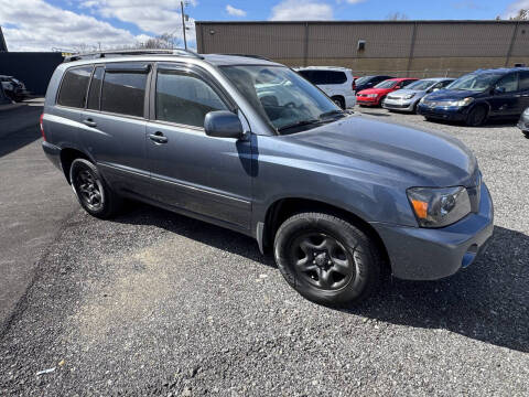 2004 Toyota Highlander for sale at Choice One Auto LLC in Indianapolis IN