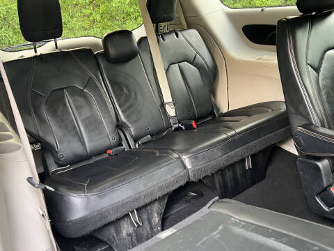 2017 Chrysler Pacifica Touring Plus