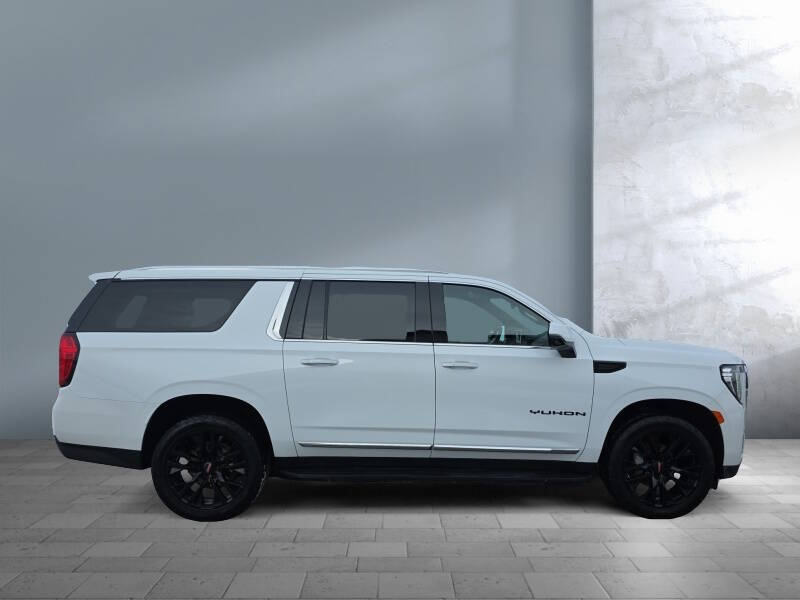 2023 GMC Yukon XL SLT