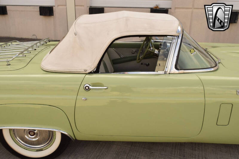 1956 Ford Thunderbird