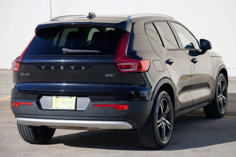 2023 Volvo XC40 B5 Core