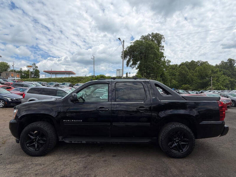 2011 Chevrolet Avalanche LT