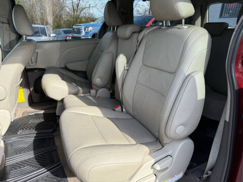 2015 Toyota Sienna XLE Premium 8-Passenger