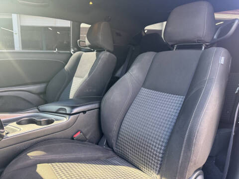 2021 Dodge Challenger SXT