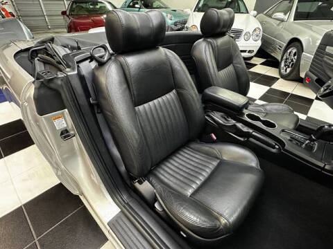 2004 Ford Thunderbird Deluxe