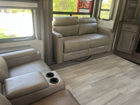 2022 Grand Design RV Solitude 38ft