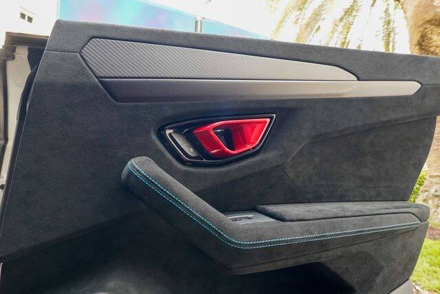 2023 Lamborghini Urus Performante