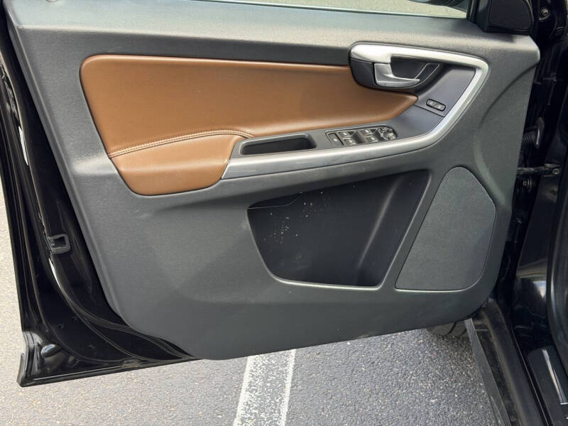2017 Volvo XC60 T5 Dynamic