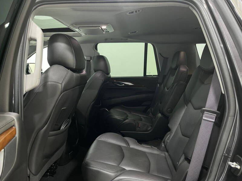 2016 Cadillac Escalade Luxury Collection