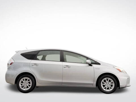 2014 Toyota Prius v Two